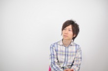 考える